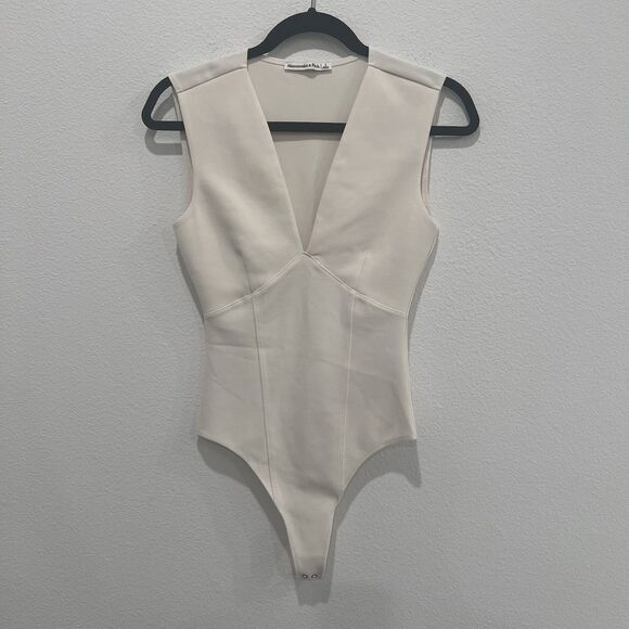 Abercrombie & Fitch Tops - Abercrombie & Fitch Crepe Bodysuit Sleeveless Womens S Cream Softgirl Career